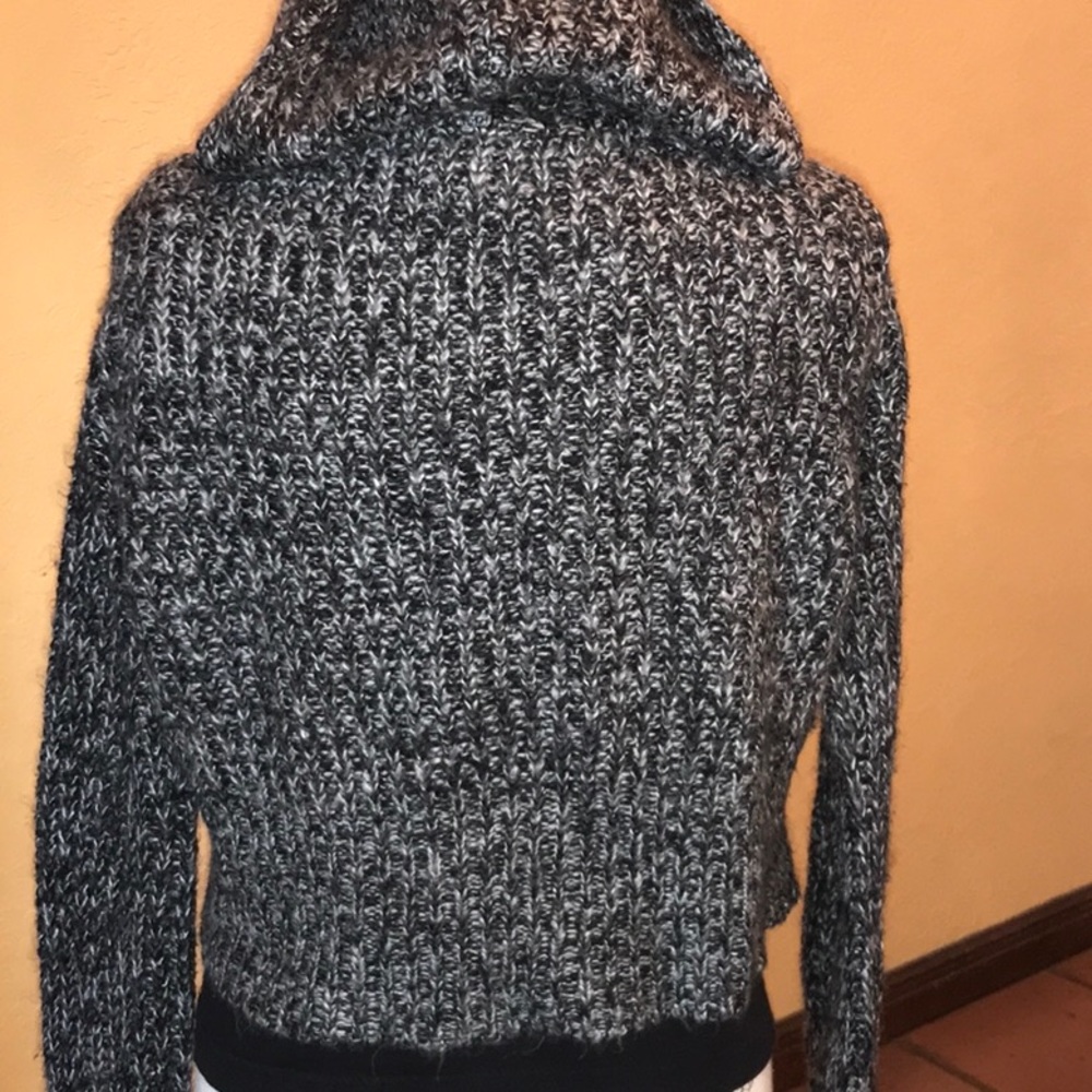 Sweater - Picture 5 of 5
